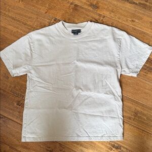 Kinetic boxy Off-White Short Sleeve Tee. NWOT. Never worn.